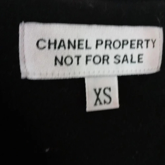 Chanel Property not for sale Croped Vest with zipper - Picture 3 of 11